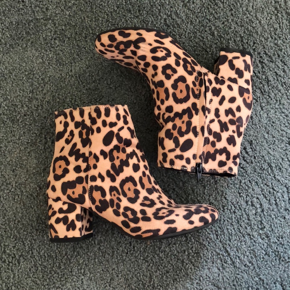 Time & Tru Leopard Booties